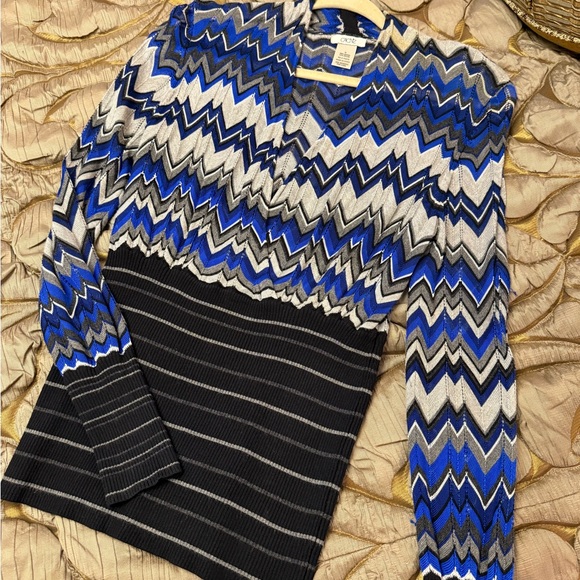 Top - Picture 6 of 6